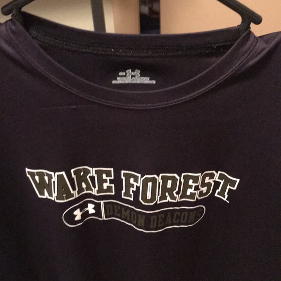Wake Forest Medium under armour shirt - Picture 2 of 4